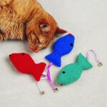 knit fish cat toy