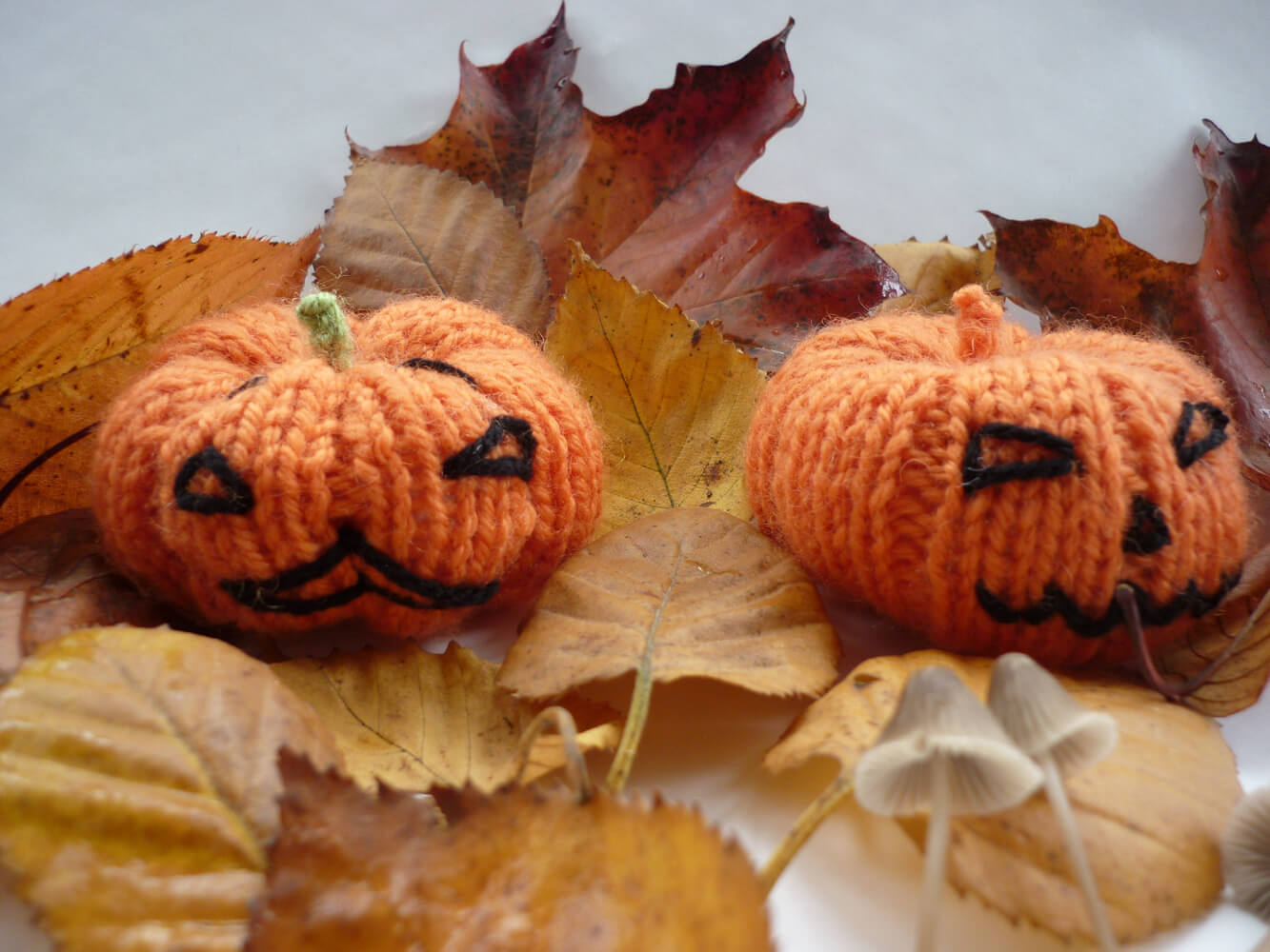 knit pumpkins