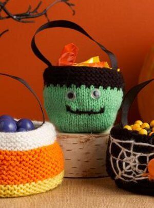 knit halloween treat bag