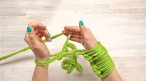 arm knitting infinity scarf