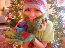 Free knit Grinch Gloves pattern