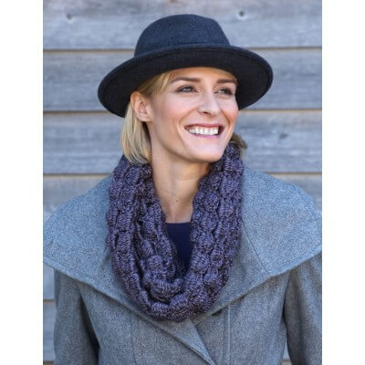 Free Crochet Cluster Cowl Pattern