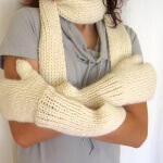 Free Knit Mittenscarf pattern