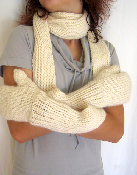 Free Knit Mittenscarf pattern