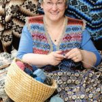 Knit along with world's fastest knitter!