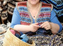 Knit along with world's fastest knitter!