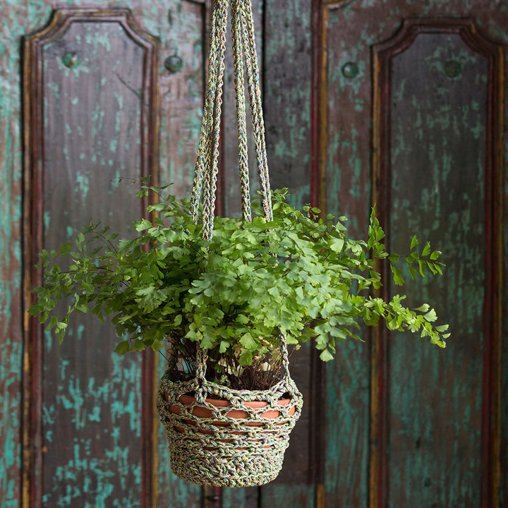 Crochet Plant Pot Holder - Free Pattern - The Spinners Husband