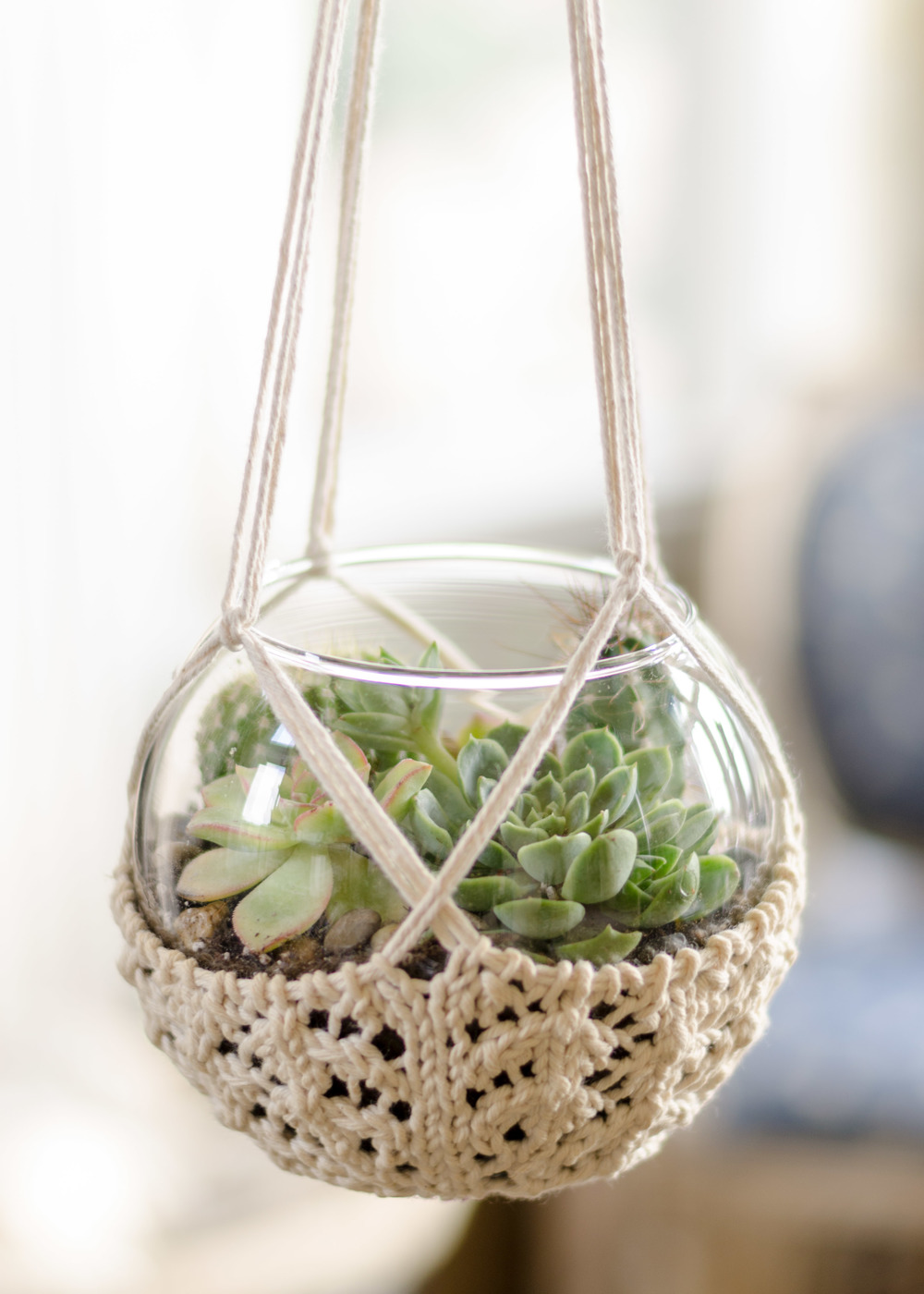 Knit terrarium holder